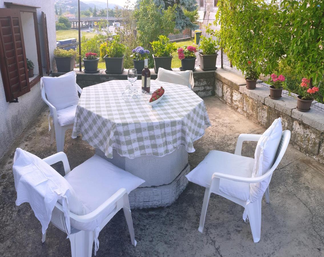 Apartman Lusi Buzdohanj Buitenkant foto