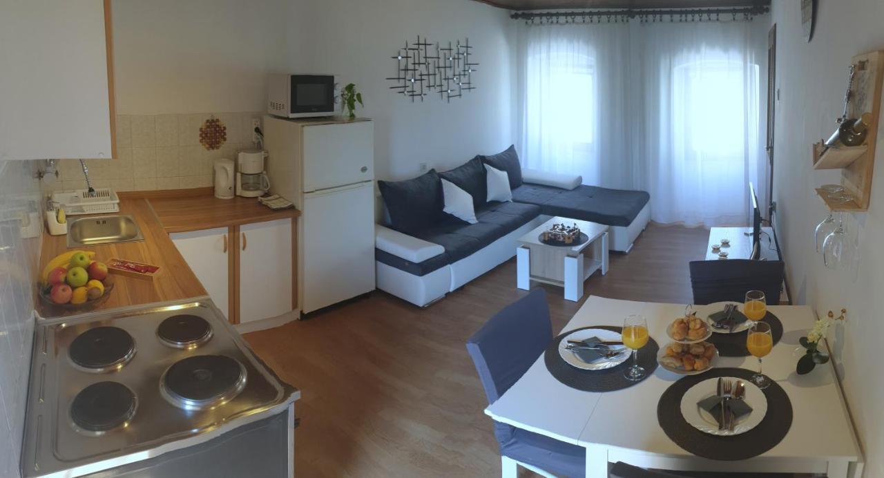 Apartman Lusi Buzdohanj Buitenkant foto